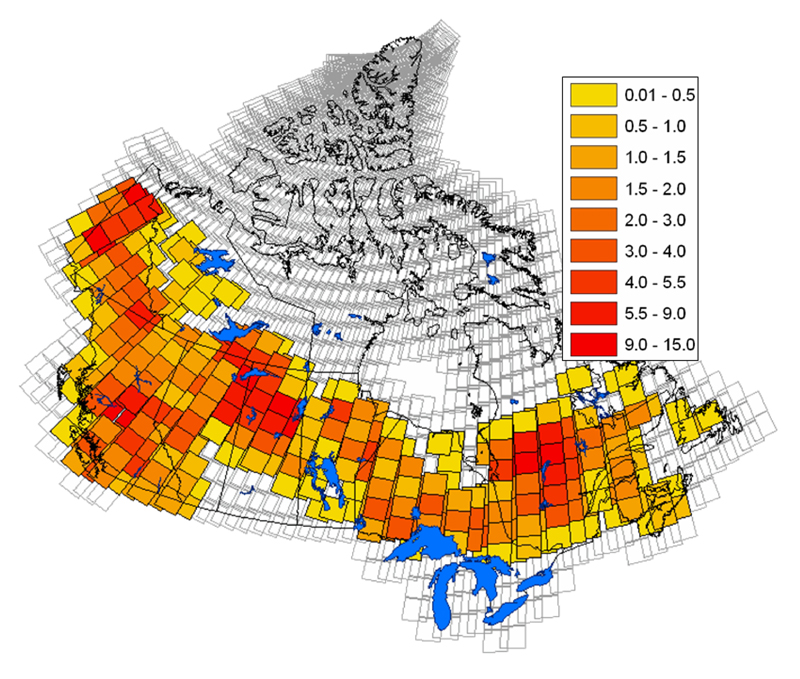 Cette carte du Canada montre un regroupement d’images Landsat couvrant principalement le sud du pays et sur lesquelles on a estimé le taux de changement dans la région couverte par chacune des scènes. La carte est accompagnée d’une échelle de changement allant de .01 à 15 %.
