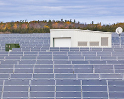 Installation photovoltaïque « First Light » à grande échelle de 9,1 MW sur 90 acres à Stone Mills, Ontario, Canada