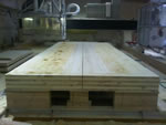 Panneaux de bois stratifiés-croisés à cinq épaisseurs de bois. Photo : Bill Downing, Structurlam Products Limited