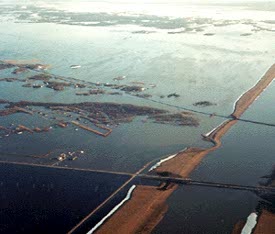 Photo aérienne oblique montrant un secteur inondé