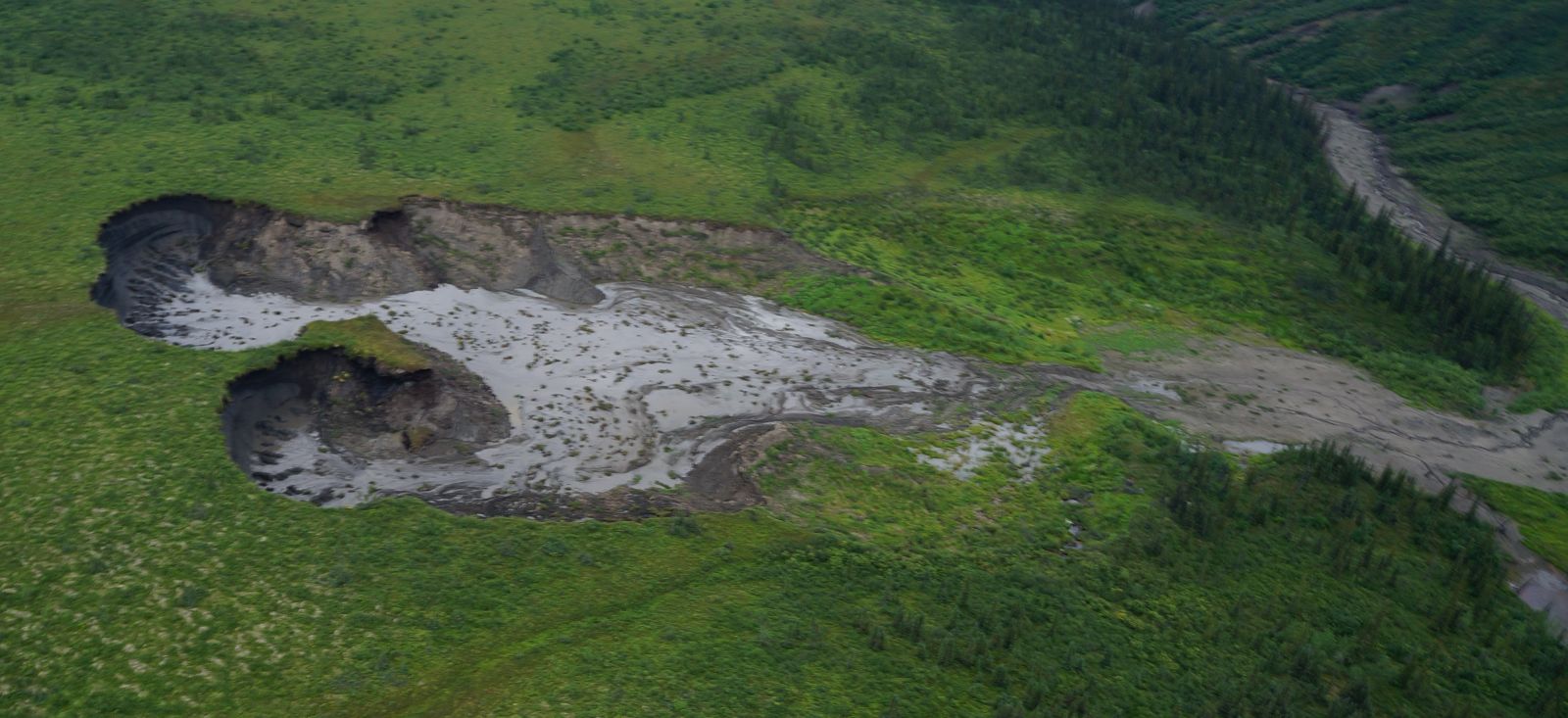 Glissement de terrain.  Photo par R. Fraser, RnCan. # 2014-039